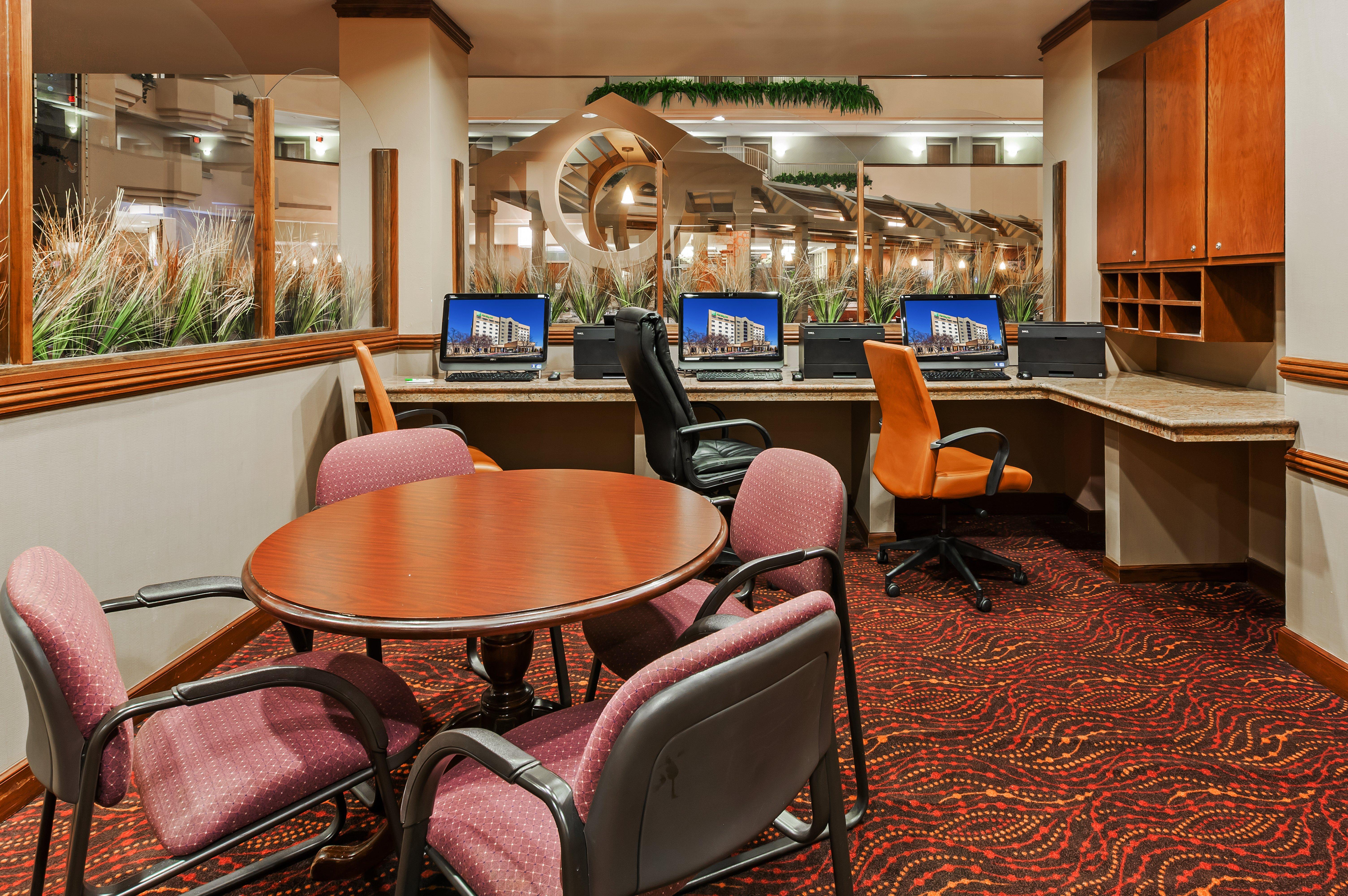 Hotel Holiday Springdale-fayetteville Area By Ihg 3*